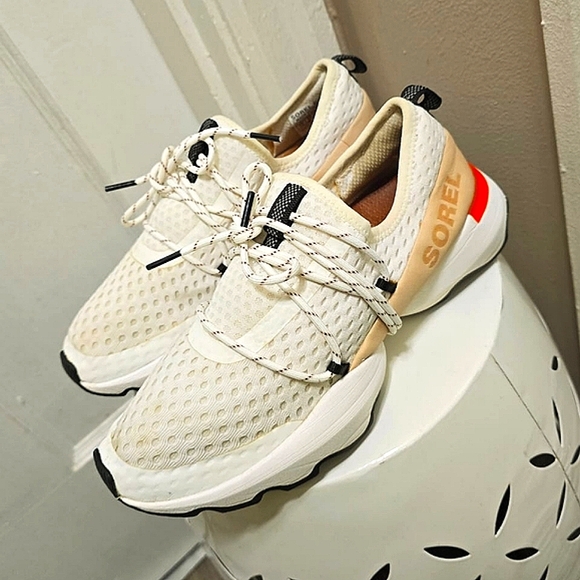 Sorel Kinetic Impact Lace White Sneakers Size 7.5🌴 SOLD●●● - Picture 2 of 6